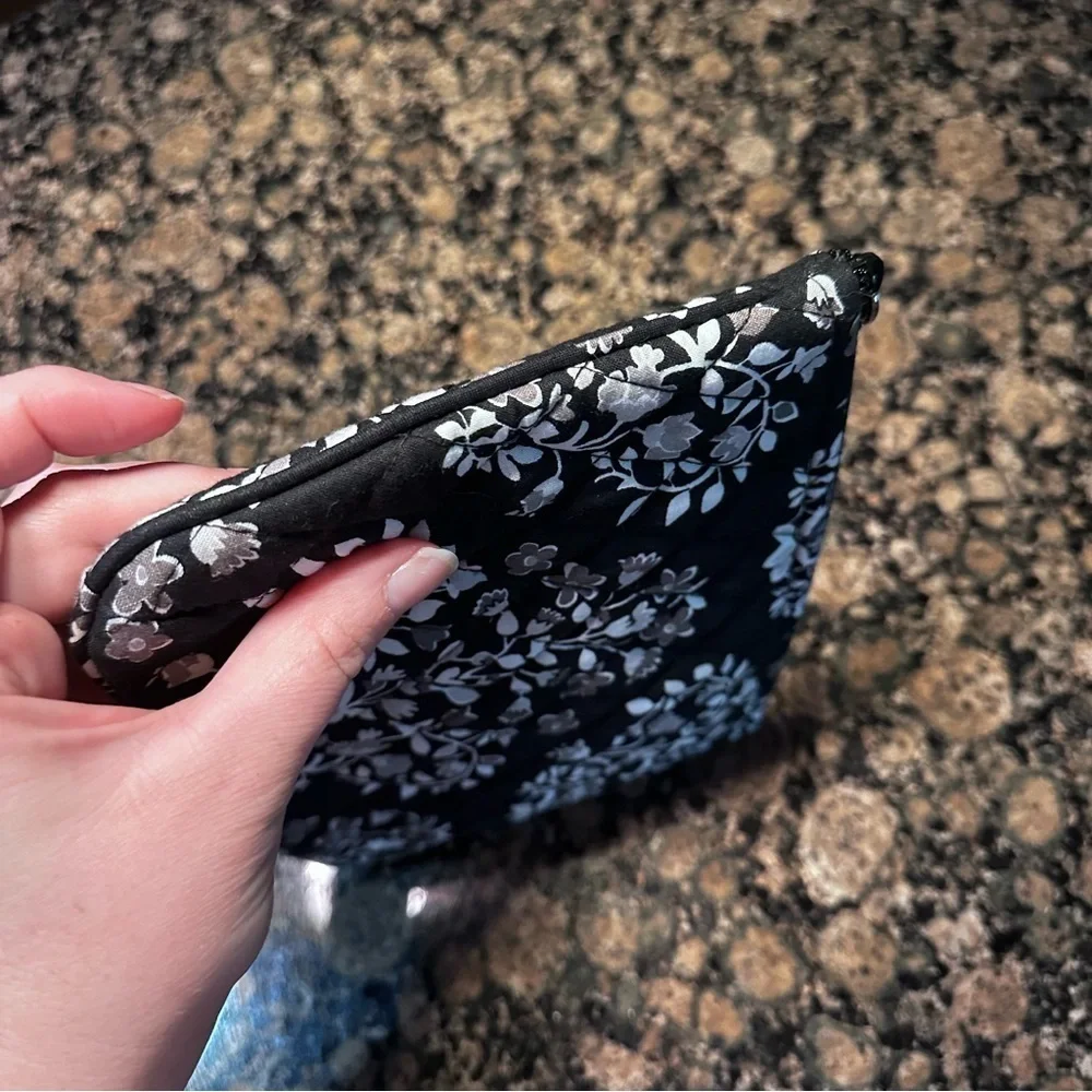 Vera Bradley Cosmetic Case zipper black/white quilted pouch